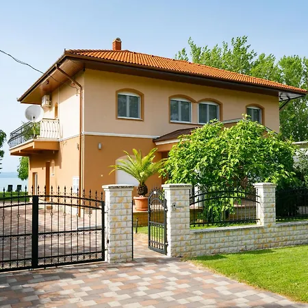 Lakefront 2 By Interhome 公寓