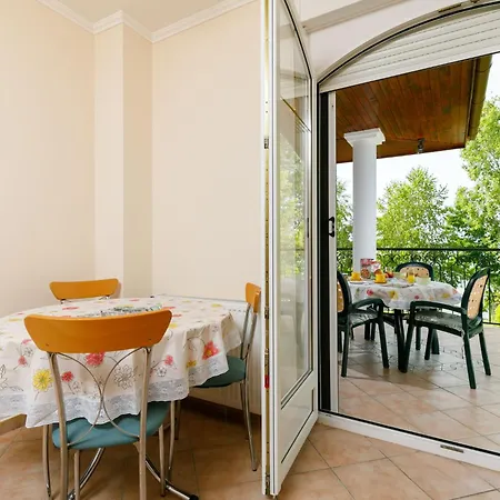 公寓 Lakefront 2 By Interhome